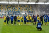 Znicz Pruszków - Arka Gdynia 24.04.2024 r. W jakim składzie zagrają Żółto-Niebiescy? Będą gotowi Janusz Gol i Hubert Adamczyk?