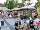 Na rawskim Placu Piłsudskiego zainaugurowano cykl letnich koncertów organizowanych przez OSP