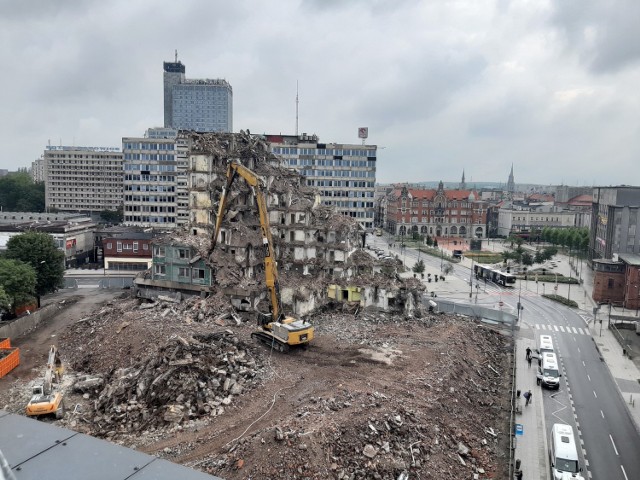 Rozbiórka dawnego hotelu Silesia w Katowicach w poniedziałek, 2 września 2019