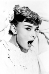 Audrey Hepburn świętowałaby dziś 86 urodziny. Oto jej największe role [ZDJĘCIA]