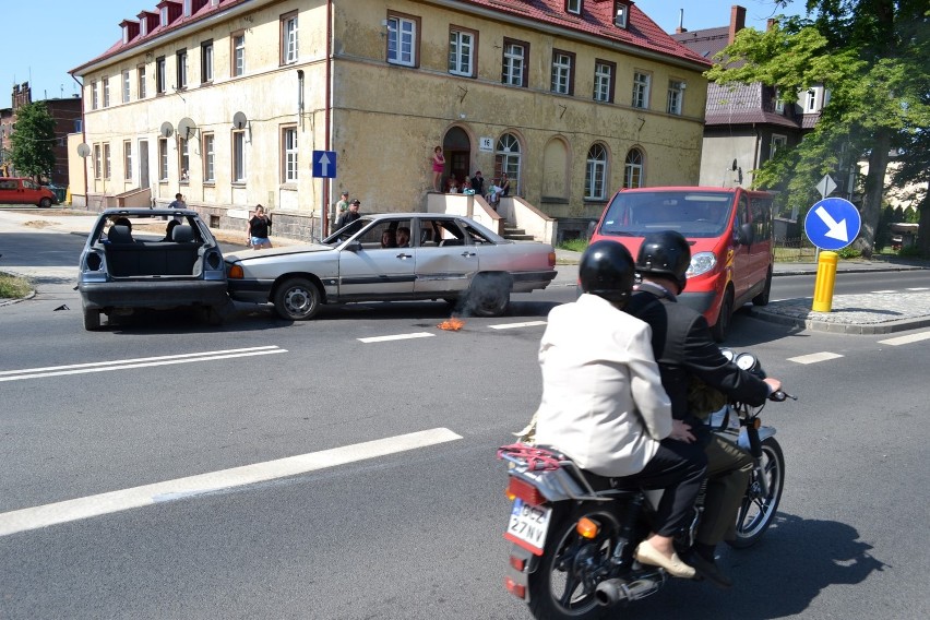 Człuchów. Wypadek na skrzyżowaniu ulic Słowackiego i Felczaka. Na szczęście to tylko ćwiczenia