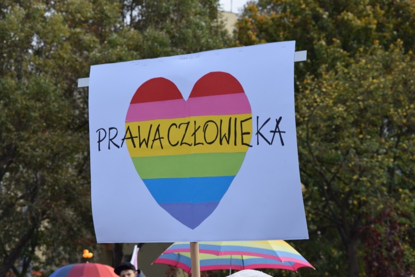 Pierwszy Marsz Równości w Zielonej Górze przeszedł ulicami...