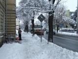 Zima w Łukowie: Pługi niszczą pracę mieszkańców ul. Cieszkowizna (ZDJĘCIA)