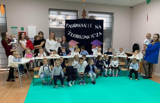 Żłobki "Bajka" w Kielcach mają nowych podopiecznych. Do grona maluchów dołączyło 119 dzieciaków. Więcej na kolejnych zdjęciach.
