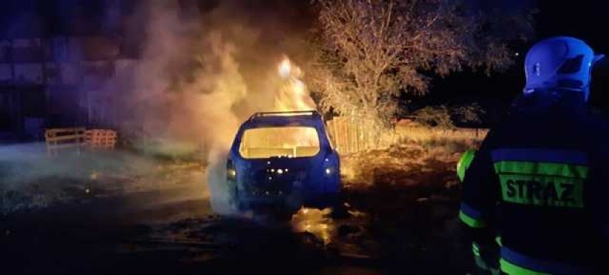 Pożar samochodu w Starym Jarosławiu [zdjęcia] 