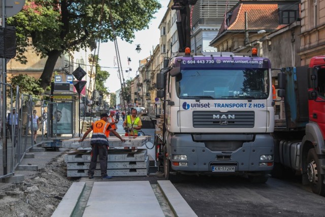 Opóźni się zakończenie prac na ul. Karmelickiej