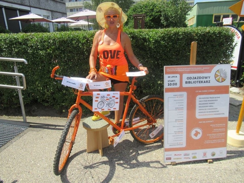 Wszyscy na pomarańczowo - rajd rowerowy Odjazdowy Bibliotekarz w Żorach - ZDJĘCIA