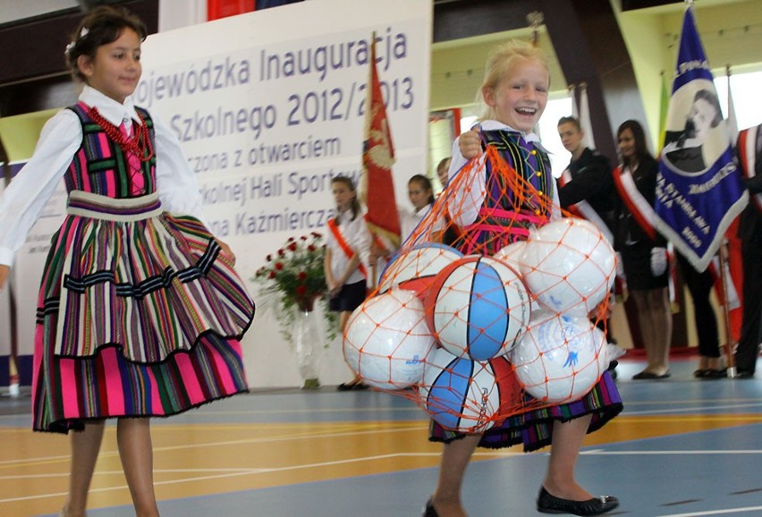 W Moszczenicy otworzyli halę sportową i zainaugurowali rok szkolny