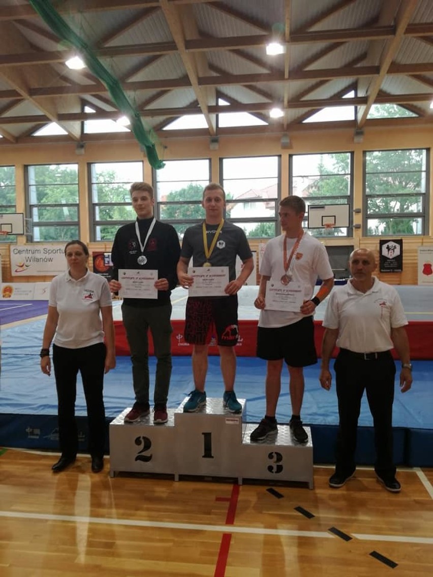 Zawodnicy Klubu Sztuk Walki Sanda z Wodzisławia wrócili z Mistrzostw Polski Wushu z medalami!