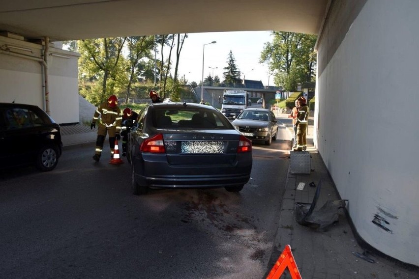 Tarnów. Po pijaku wsiedli za kierownicę i spowodowali wypadki. Rekordzista miał ponad 6 promili alkoholu