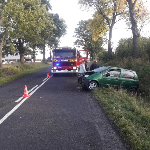 Na drodze w Chalinie doszło do kolizji. Zdjęcia udostępniamy za zgodą OSP Mokowo.