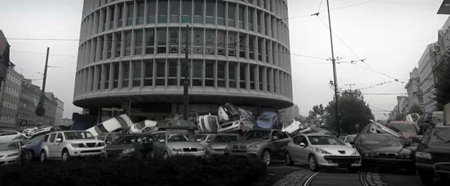 Poznańska apokalipsa: Zniszczony Stary Browar, tony śmieci na placu Wolności [ZDJĘCIA, WIDEO]