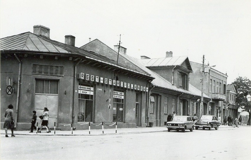 domy nr 28 – 25 przy rynku, fot. Bogusław Paprocki 1975 r.
