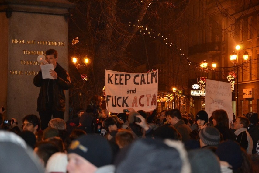 Manifestacja przeciwko ACTA w Toruniu [ZDJĘCIA I WIDEO]