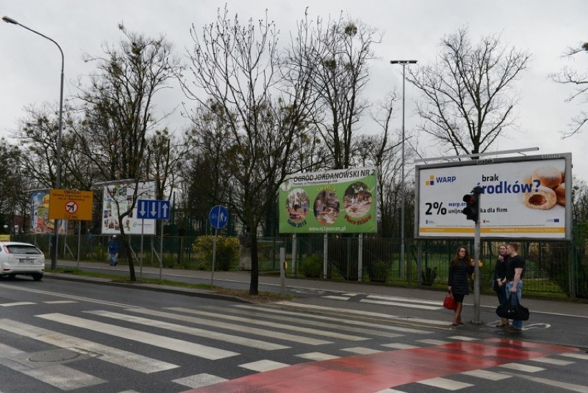 Reklamy na terenie Ogrodu Jordanowskiego nr 2