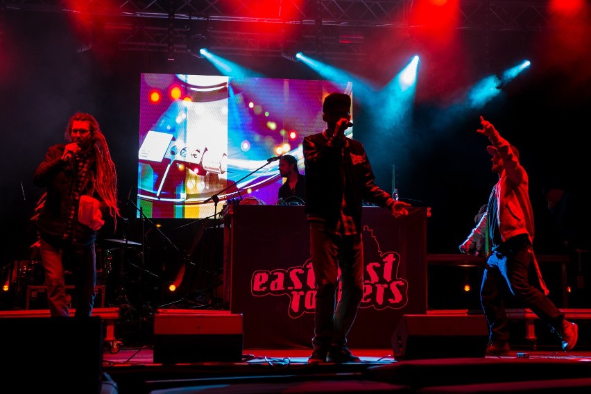 Eastwest Rockers to zespół, który debiutował m.in. w Opolu.