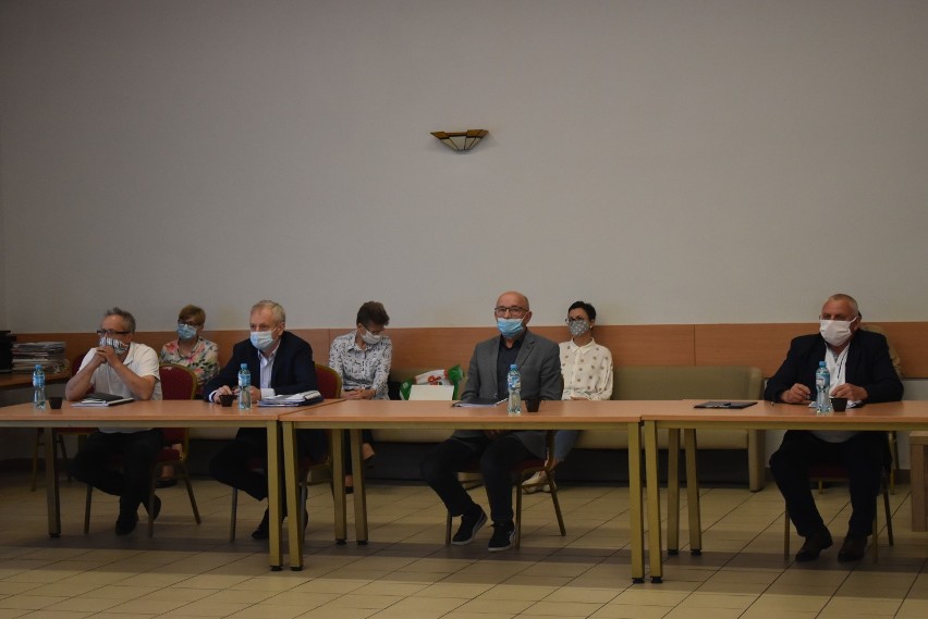 Władze gminy Gizałki podczas ostatnich posiedzeń sporo miejsca poświęcili przedsiębiorcom i systemowi zagospodarowania odpadów