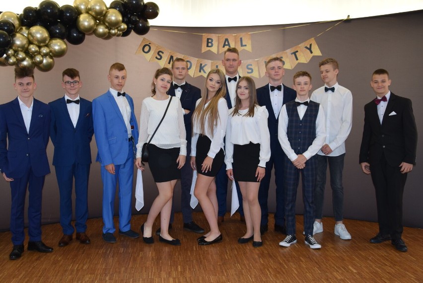Bal ósmoklasisty w sieradzkiej "Dziesiątce" dla 157 uczniów...