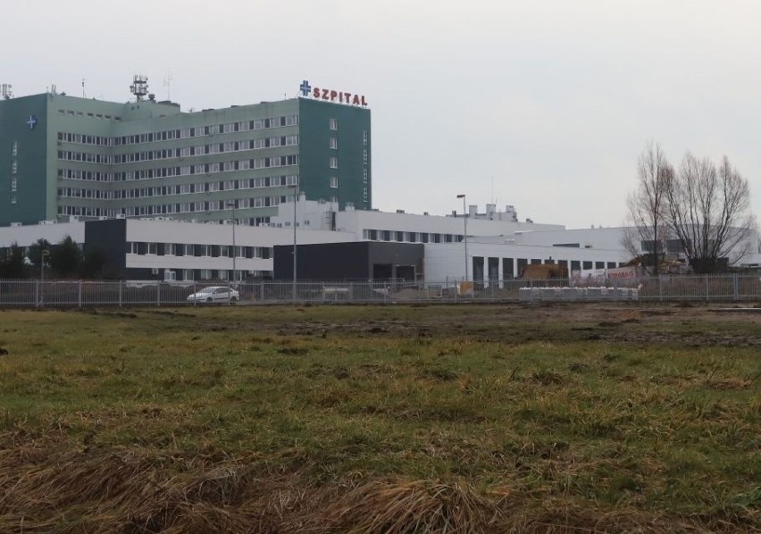Trwa budowa Szpitalnego Oddziału Ratunkowego na Józefowie w Radomiu. Są już schody ruchome, windy, trwają prace wykończeniowe