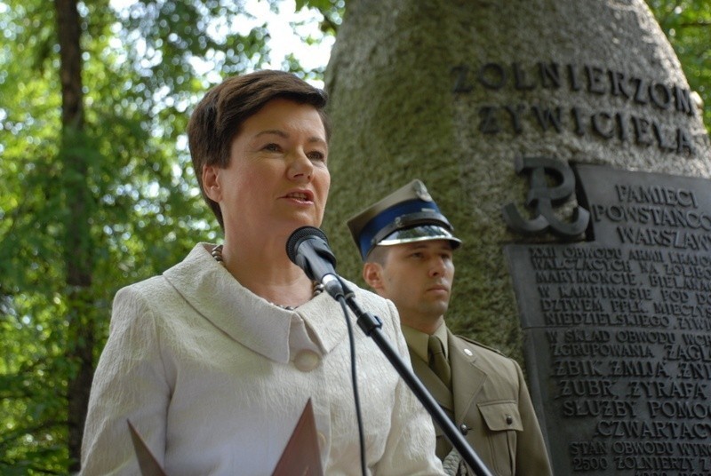 Ruszyły 67. obchody rocznicy Powstania Warszawskiego. Pierwsze kwiaty złożone
