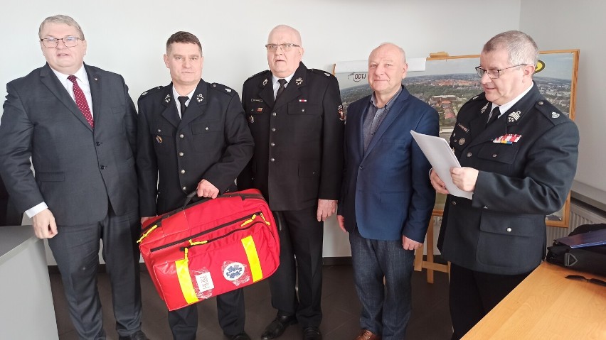 Strażacy ochotnicy odebrali w WORD w Kaliszu plecaki PSP R1
