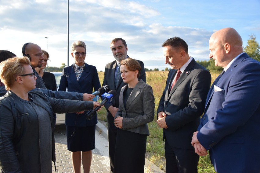 Kraśnik. Minister przedsiębiorczości i technologii Jadwiga Emilewicz odwiedziła strefę ekonomiczną w Kraśniku