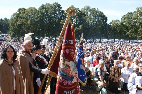 Bieniszew. Odpust i jubileusz 350-lecia OO. Kamedułów