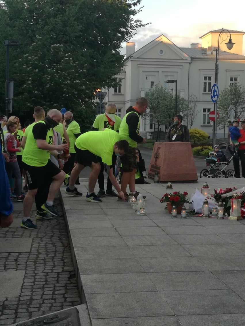 WRZEŚNIA: 120 rocznica Strajku Szkolnego Dzieci Wrzesińskich. Kibice Wiary Lecha i Night Runners Września dla upamiętnienia wydarzeń [FOTO]