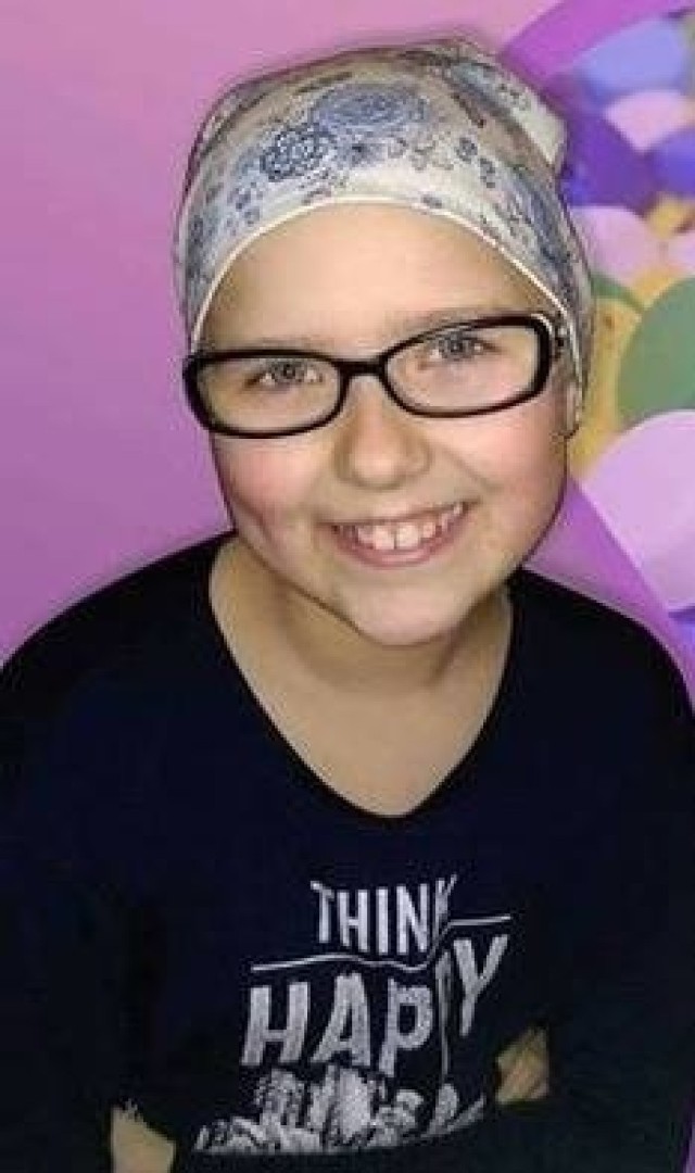 10-letnia Blanka zmaga się ze złośliwym nowotworem.