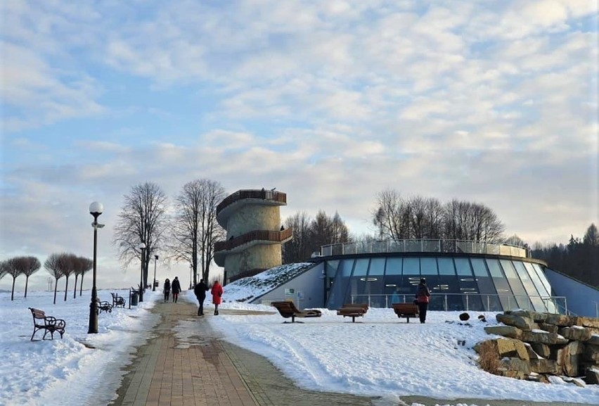 Magiczne Ogrody Zmysłów w sądeckim uzdrowisku są piękne zimą 