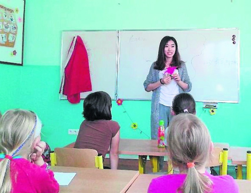 Światowi goście w powiecie, czyli obcokrajowcy uczą w szkołach podstawowych
