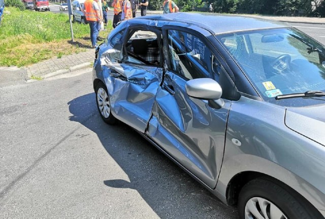 Do wypadku doszło na przejeździe kolejowym przy ul. Jędrzejewskiego w Koninie