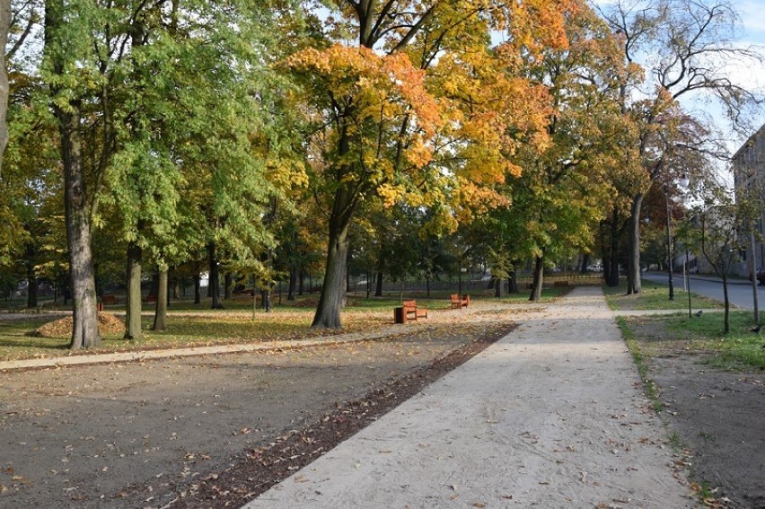 Tak wygląda Park Miejski w Zduńskiej Woli po rewaloryzacji. Już otwarty dla mieszkańców [zdjęcia]