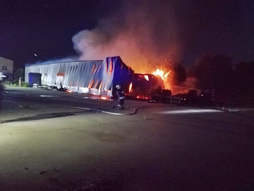 22 czerwca wybuchł pożar w budynku stolarni w Prabutach