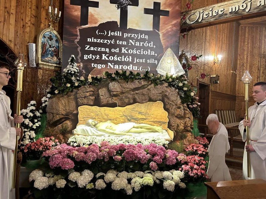 Wielkanoc 2023 w parafii św. Piotra w Okowach w Białej 