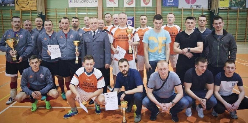 Reprezentacja piłkarska oświęcimskiej policji zajęła trzecie miejsce w Małopolsce