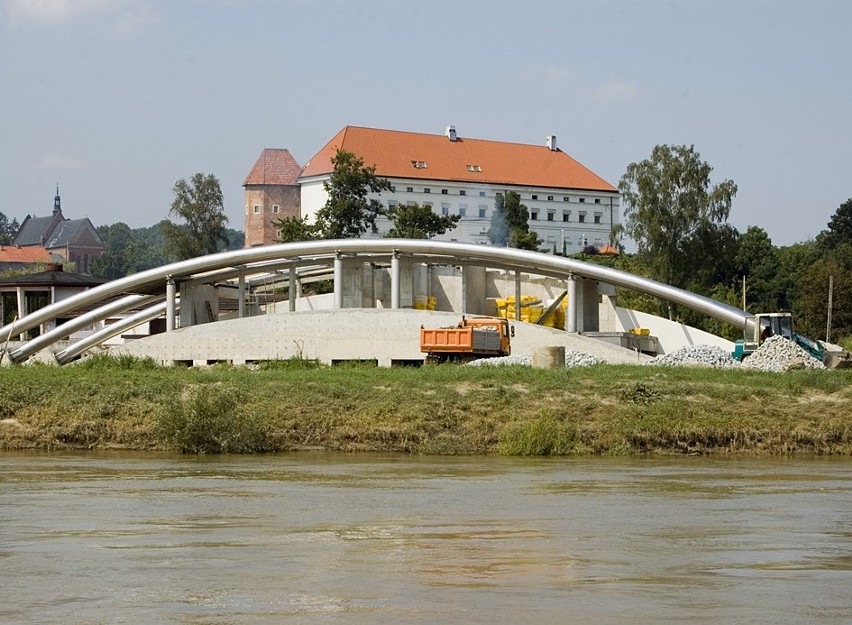 Z pokładu statku wycieczkowego (w tle, po lewej - kościół...