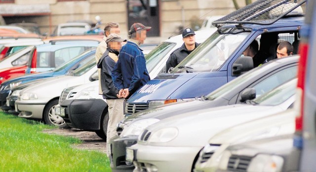 Na razie policja sprawdza staczy pod Pałacem Poznańskiego czy nie są poszukiwani