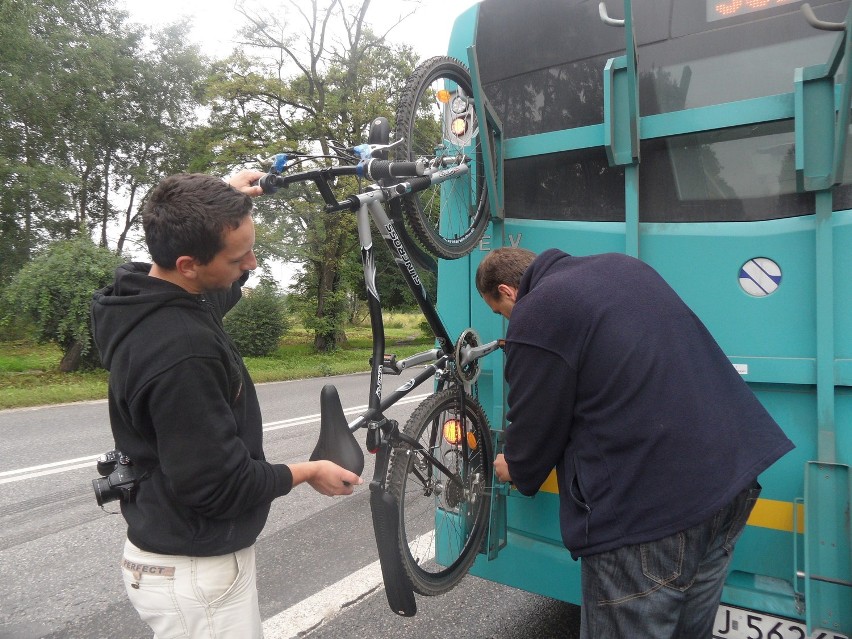 Jaworzno: Autobusy przystosowane do przewożenia rowerów [WIDEO]