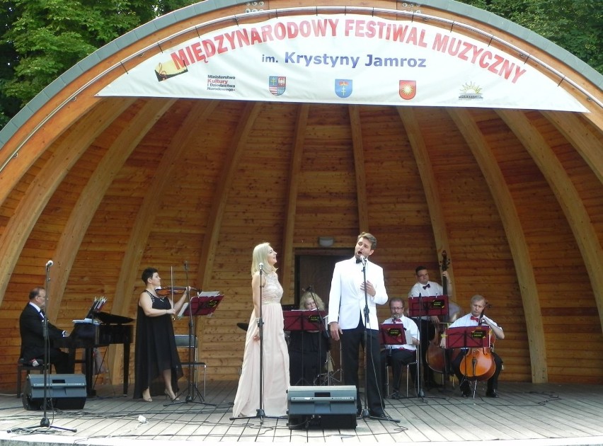 Festiwalowe koncerty odbywały się w wielu miejscach Buska -...