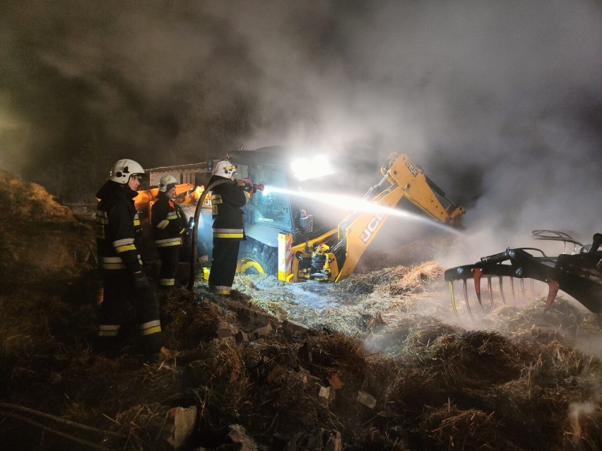 Duże straty po pożarze stodoły w gminie Paradyż. Interwencje strażaków z ostatnich dni [ZDJĘCIA]