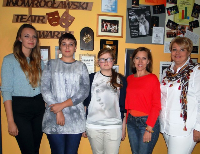 Na zdjęciu laureatki. Od lewej: Anna Piniewska, Monika Brzyska, Natalia Gruszecka, Małgorzata Wojciechowska, Elżbieta Piniewska.