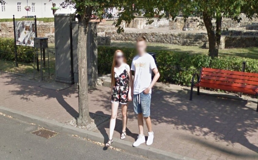 Moda na ulicach Wielunia. Stylizacje mieszkańców uchwycone przez Google Street View