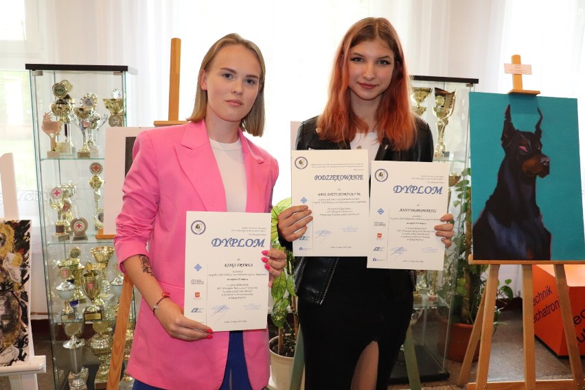 Uczennice ZSE-E w Radomsku z sukcesami w konkursach literackich