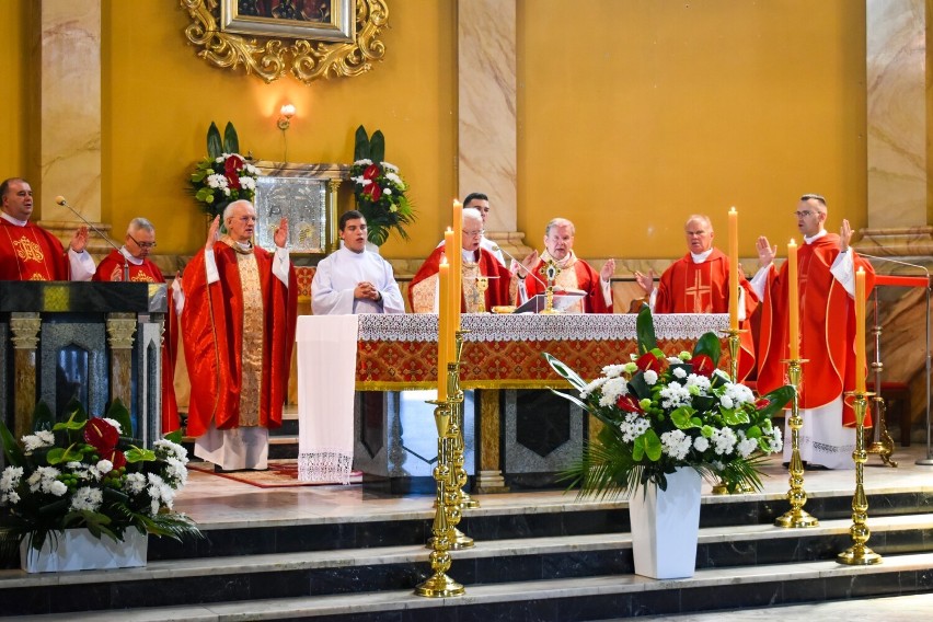 Uroczystości w Polkowicach z okazji nadania miastu patrona -...