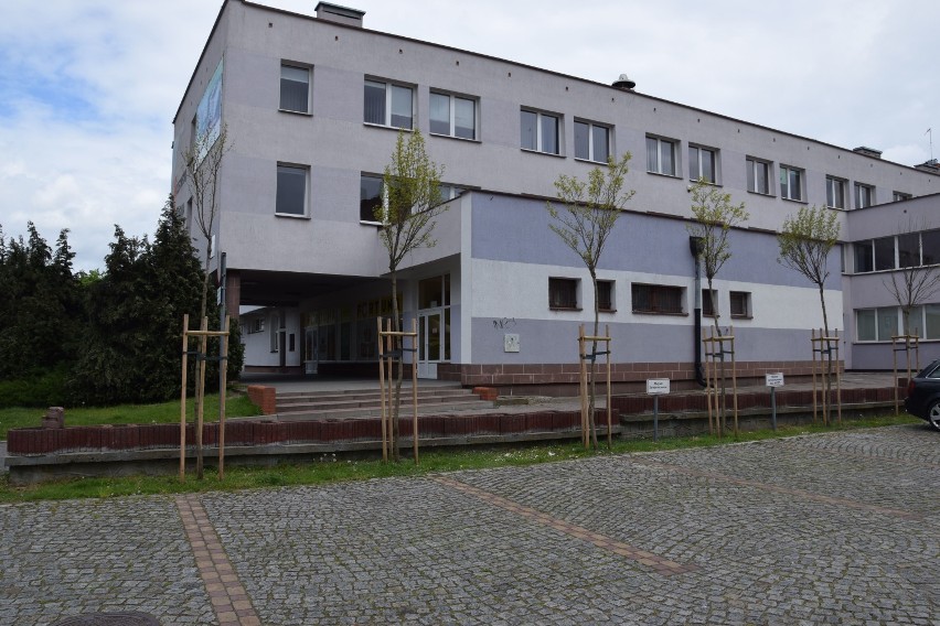 Zobacz nowe otoczenie starostwa w Szczecinku po przebudowie [zdjęcia]