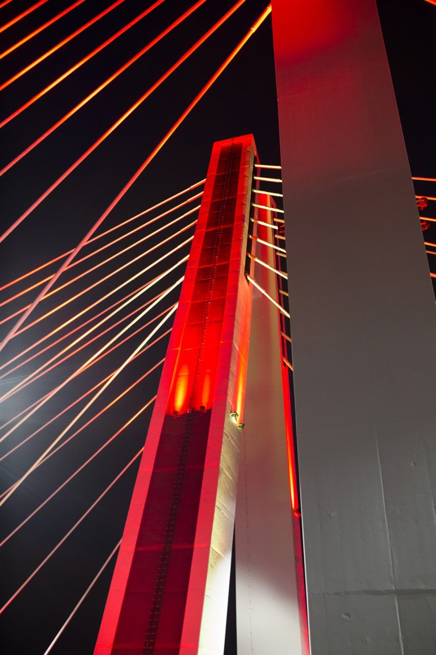 Nowy most na obwodnicy Krakowa z przepiękną iluminacją [ZDJĘCIA]