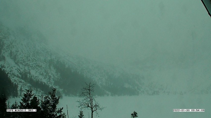 Tatry. Wichura i zamieć. Schronisko w Pięciu Stawach odcięte od świata. Nie wychodźcie dziś w góry!