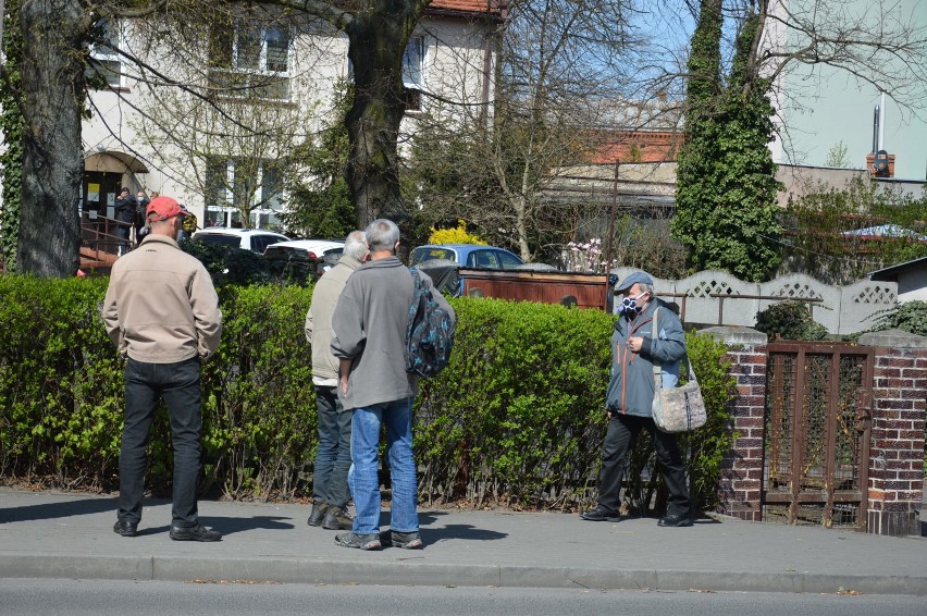 W czwartek 16 kwietnia 2020 karnie założyliśmy maseczki na...