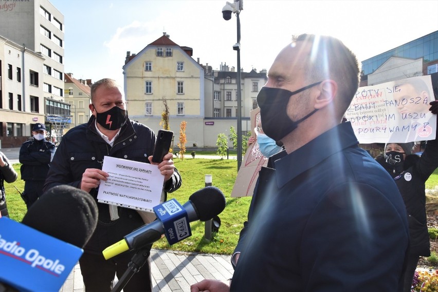 Janusz Kowalski chciał bronić polskiego weta wobec budżetu...